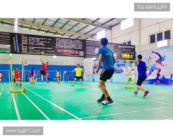 重庆羽毛球队在杯赛积分榜上以63分稳居第一展现强劲实力 重庆羽毛球队在杯赛积分榜上以63分稳居第一展现强劲实力