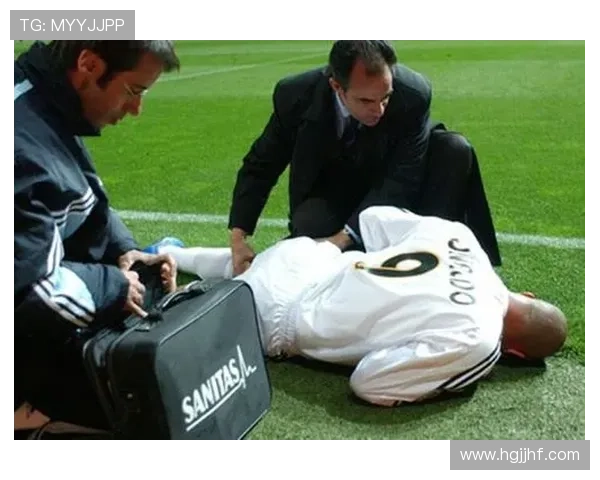 足球明星受伤瞬间揭秘伤痛背后的故事与坚持不懈的精神